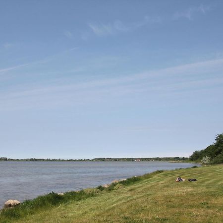 Hafennahe Ferienwohnung Mit Balkon Und Meerblick - Hafenhaeuser Wiek Wohnung 13 Wiek auf Rügen Εξωτερικό φωτογραφία
