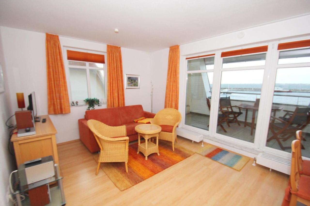 Hafennahe Ferienwohnung Mit Balkon Und Meerblick - Hafenhaeuser Wiek Wohnung 13 Wiek auf Rügen Εξωτερικό φωτογραφία