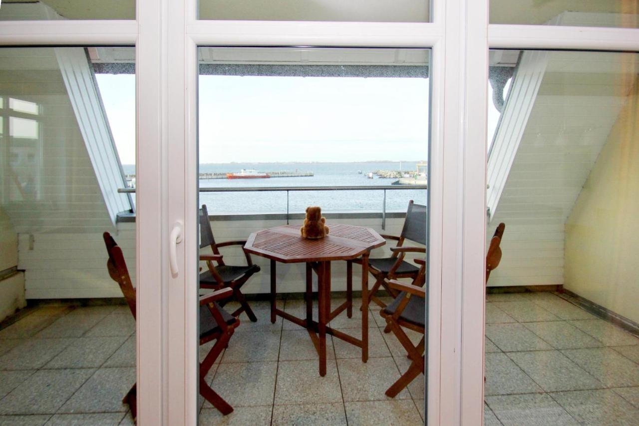 Hafennahe Ferienwohnung Mit Balkon Und Meerblick - Hafenhaeuser Wiek Wohnung 13 Wiek auf Rügen Εξωτερικό φωτογραφία